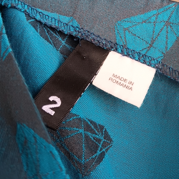 Divided by H&M Diamond Patterned Dress Size 2 - Picture 2 of 6